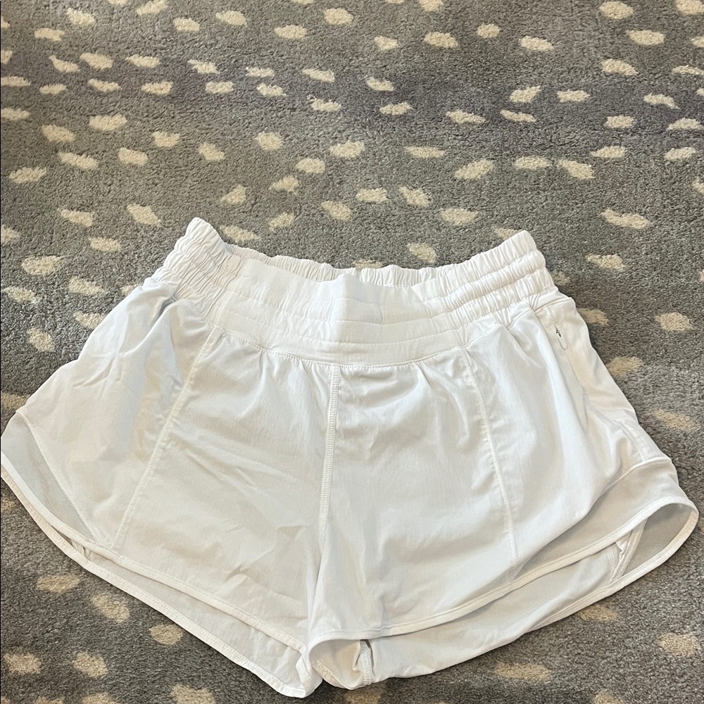 Lululemon Hotty Hot 2.5in High Rise Shorts
